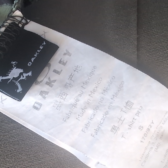 Men's Oakley T-shirt Shirt - Picture 5 of 6